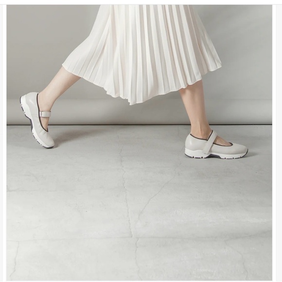 ALL Black, Ivory , new Mary Jane Shoes - Picture 3 of 4